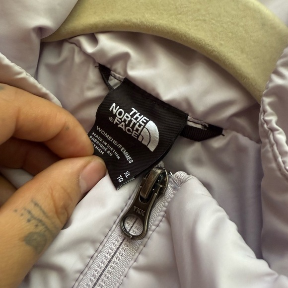 The North Face Women's Light Purple Puffer Jacket - Picture 9 of 9
